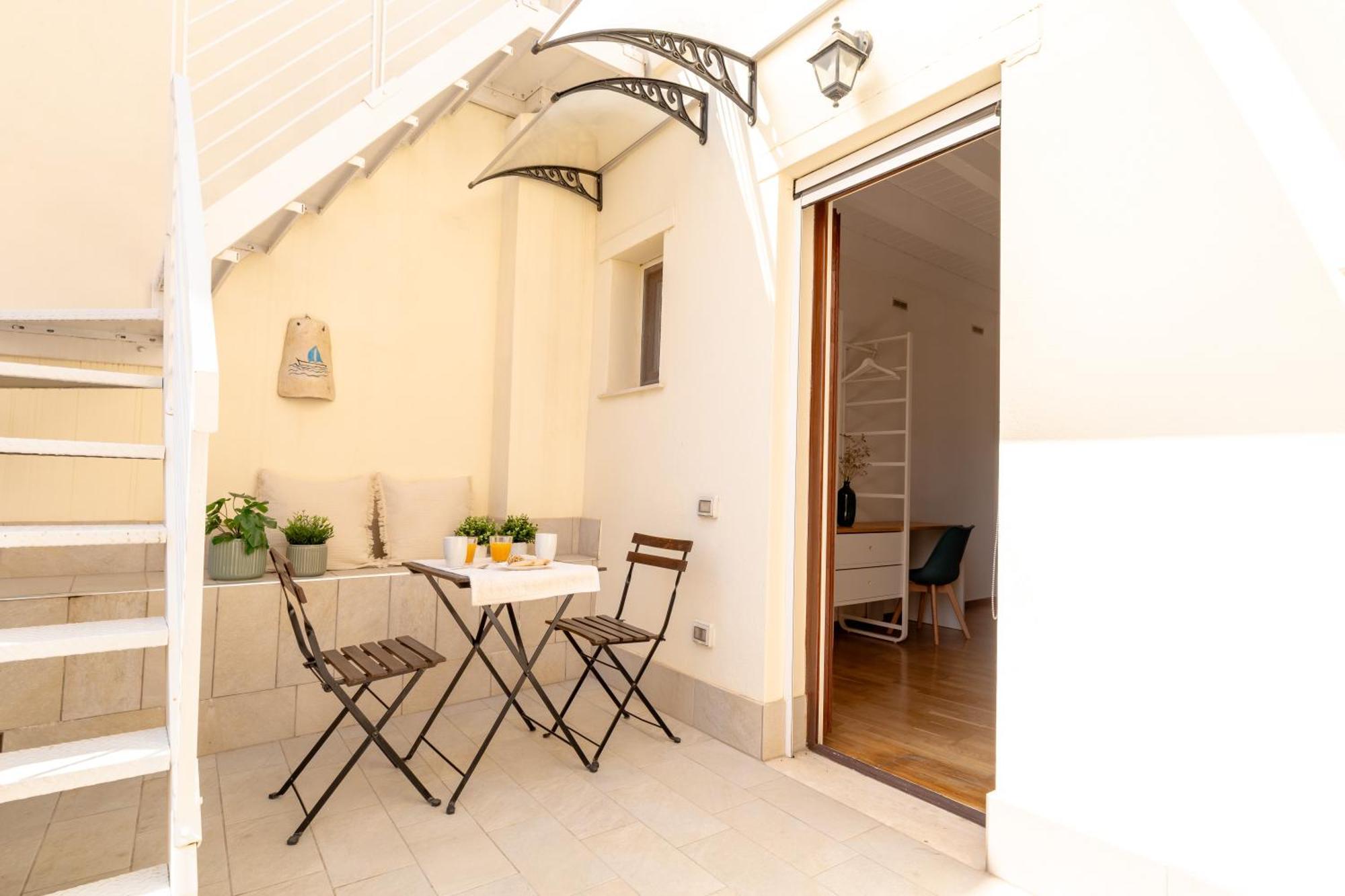 Domus De Silva - Appartamento In Centro Storico A กาญารี ภายนอก รูปภาพ