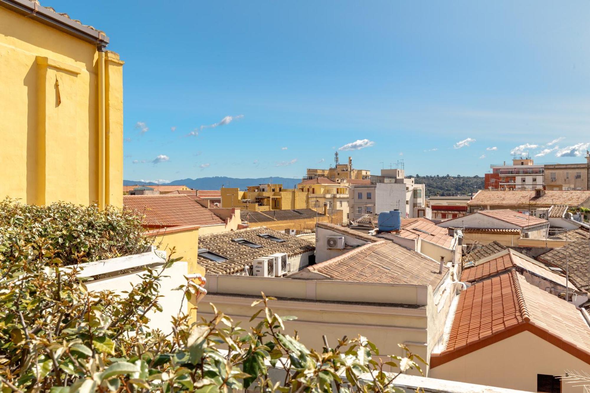 Domus De Silva - Appartamento In Centro Storico A กาญารี ภายนอก รูปภาพ