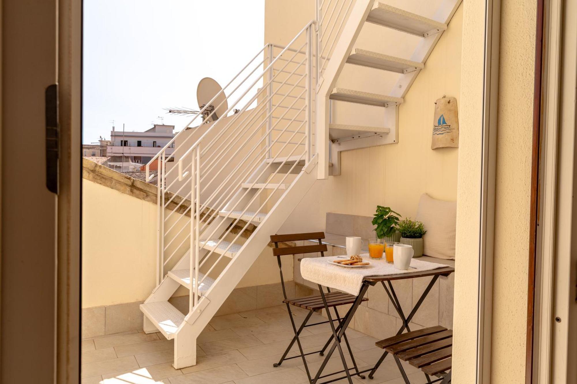 Domus De Silva - Appartamento In Centro Storico A กาญารี ภายนอก รูปภาพ